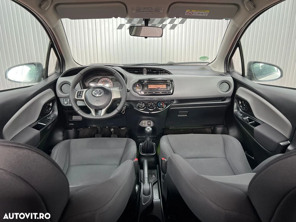 Toyota Yaris 1.0 VVT-i - 4