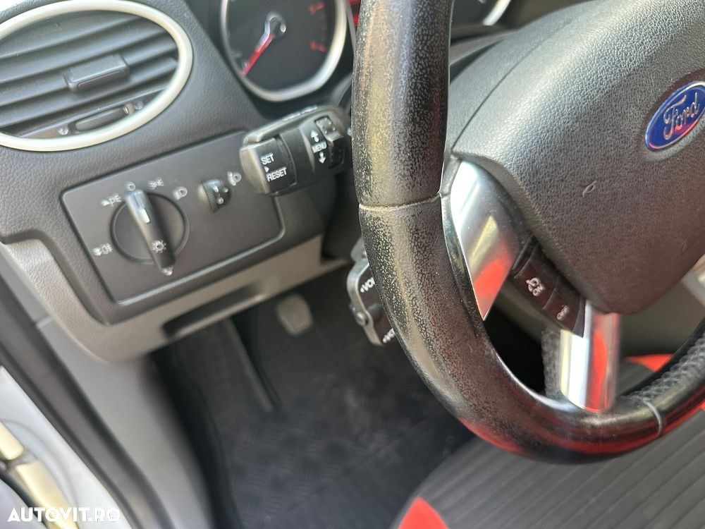 FORD Focus 2010 — imagine 6