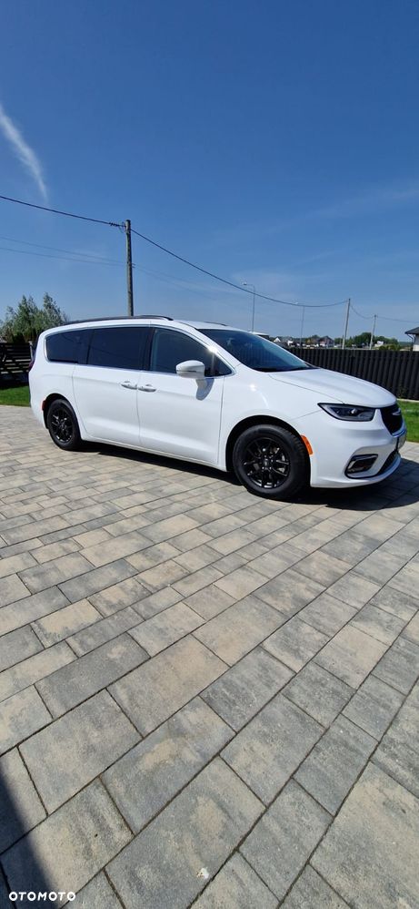 Chrysler Pacifica - 2
