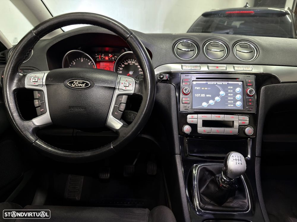 Ford S-Max 2.0 TDCi Titanium 7L - 19