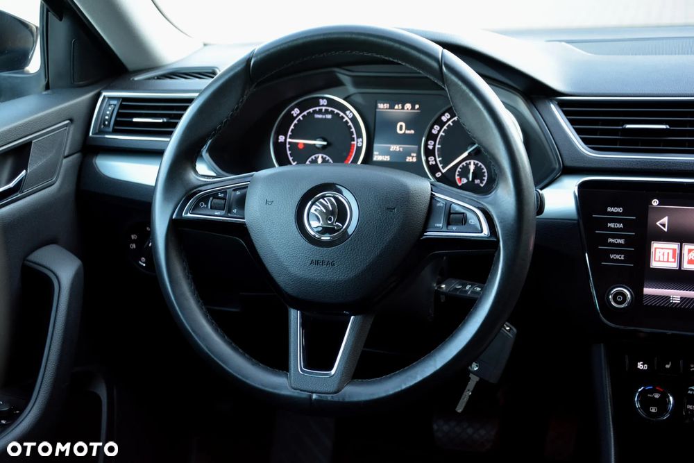 Skoda Superb 2.0 TDI DSG Ambition - 24