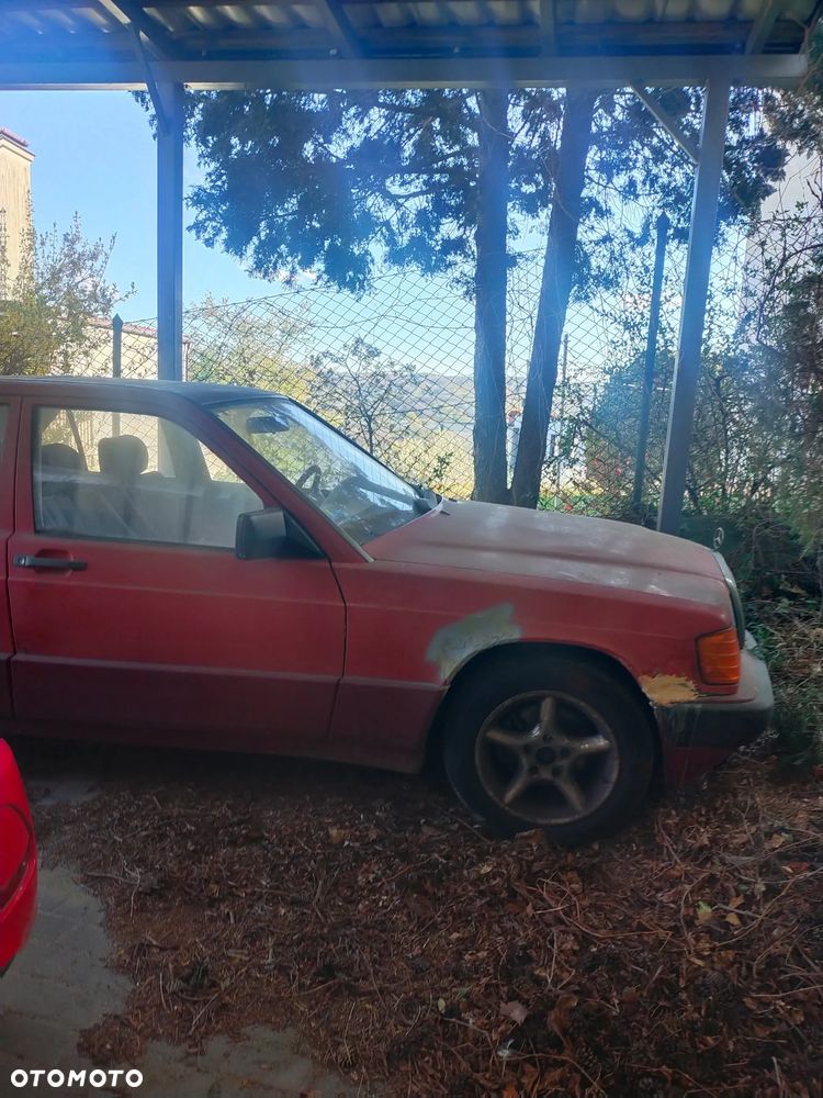 Mercedes-Benz W201 (190) - 4