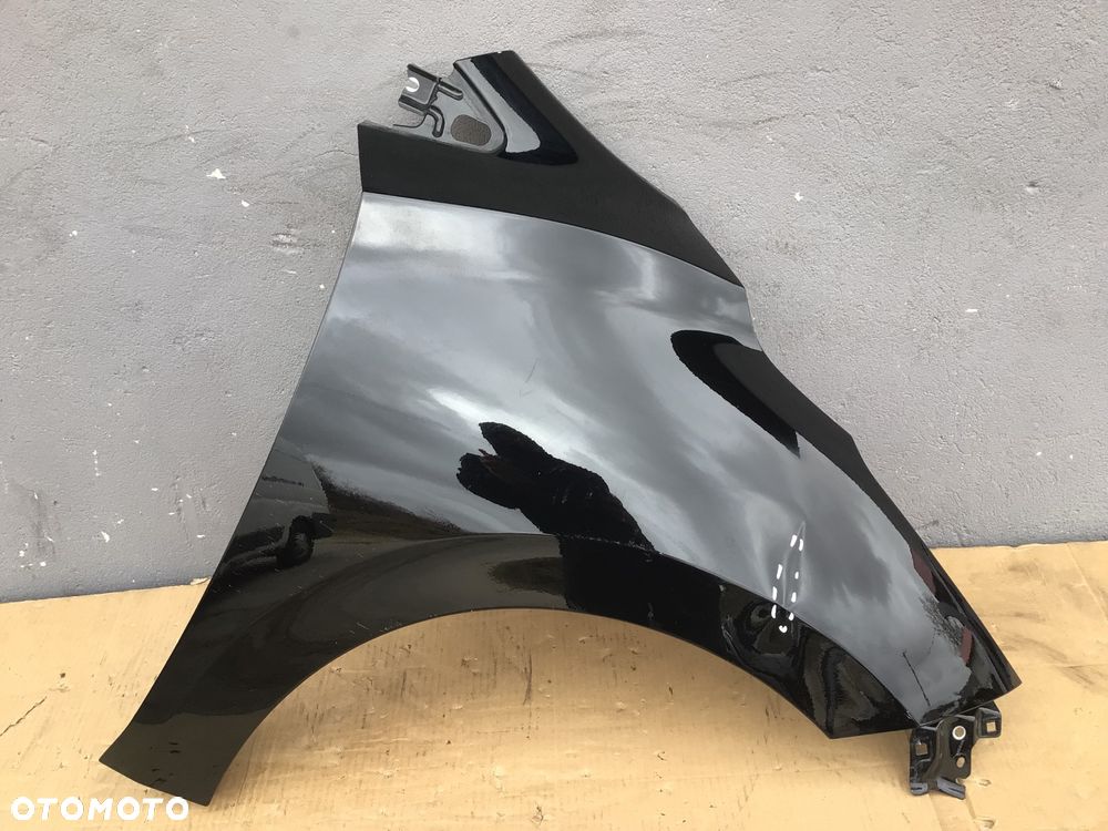 Błotnik przedni prawy Nissan Micra K14 - 3