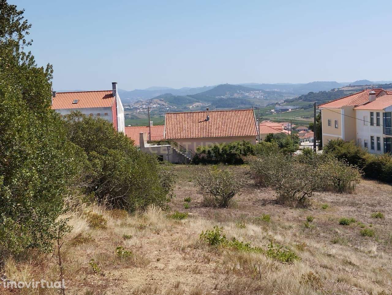 Terreno com viabilidade de construção - Vista desafogada - Grande imagem: 3/18