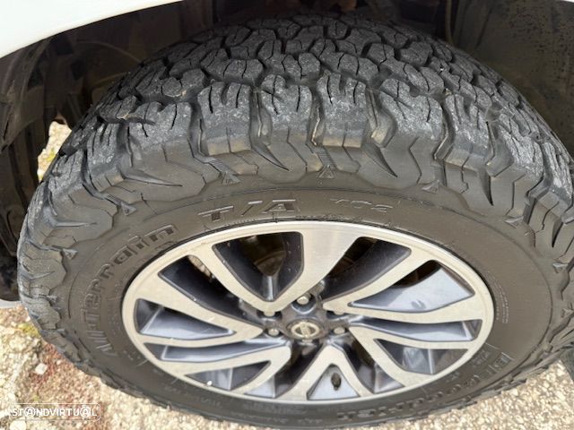 Nissan Navara 2.3 dCi CD 4WD N-Connecta Nav+Barras - 24