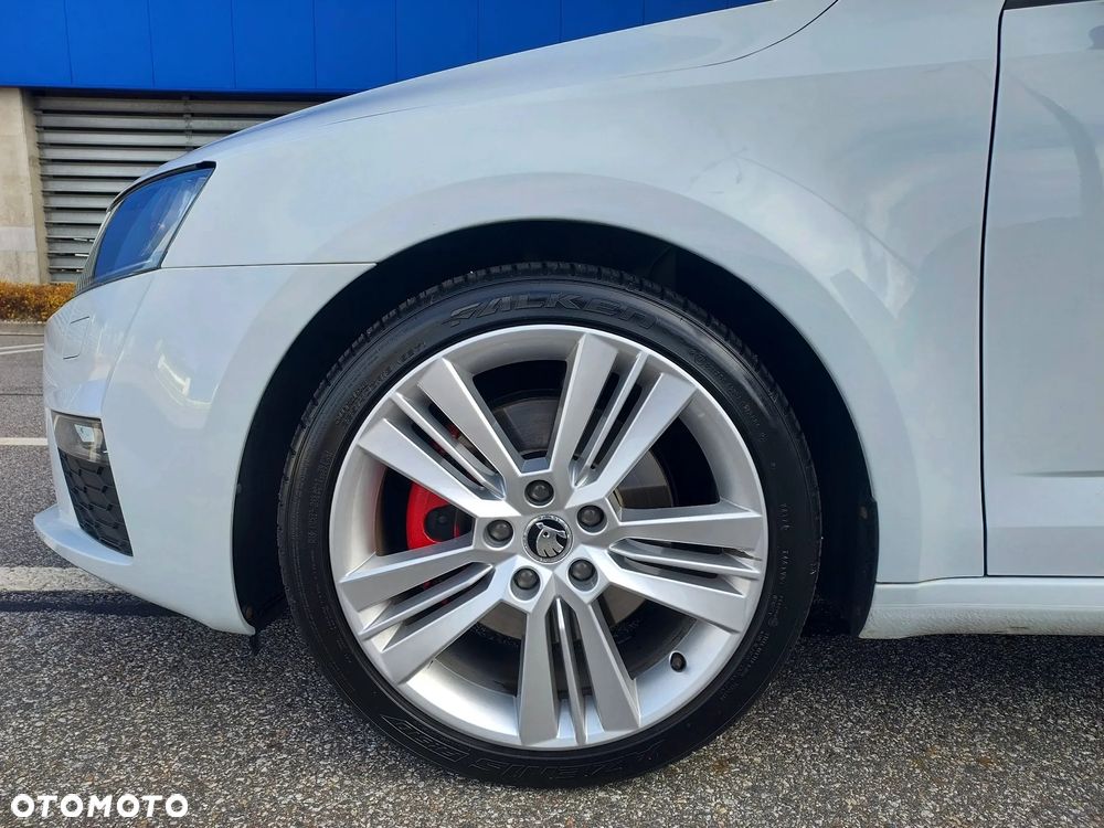 Skoda Octavia 2.0 TDI DSG RS - 13