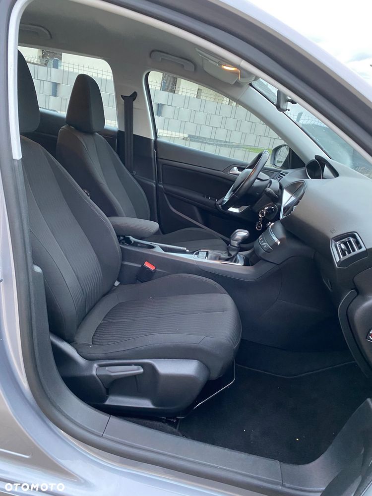 Peugeot 308 - 23