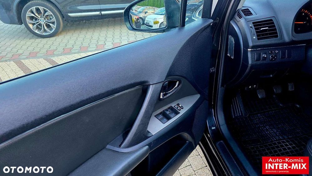 Toyota Avensis - 21