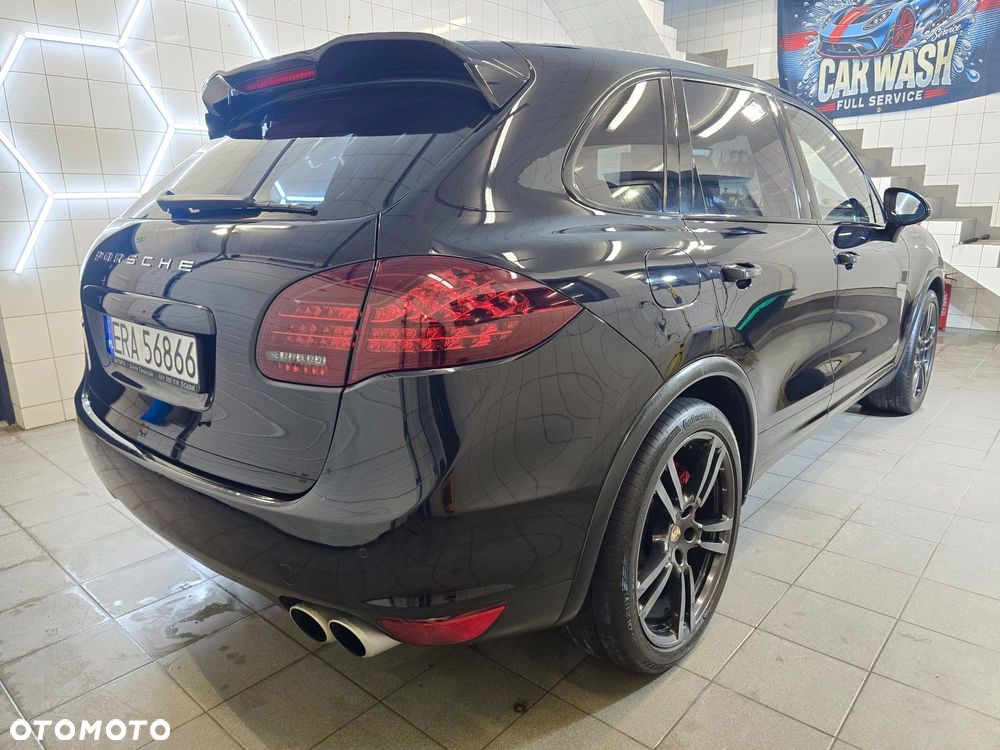 Porsche Cayenne Turbo Tiptronic S - 11