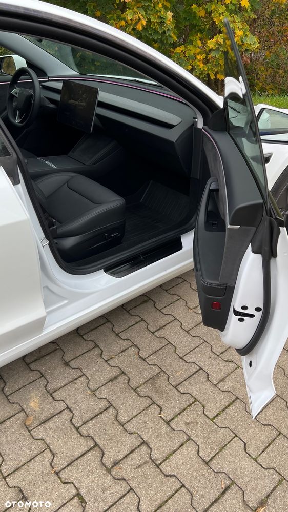 Tesla Model 3 Long Range AWD - 24