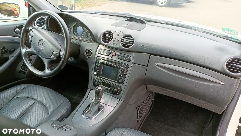 Mercedes-Benz CLK - 22