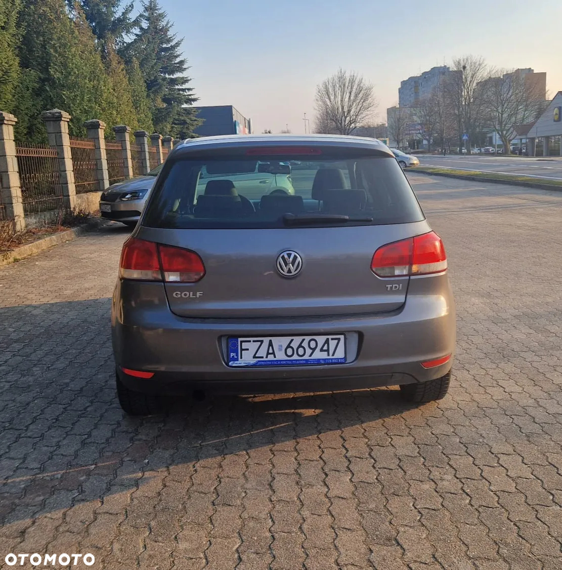 Volkswagen Golf - 8