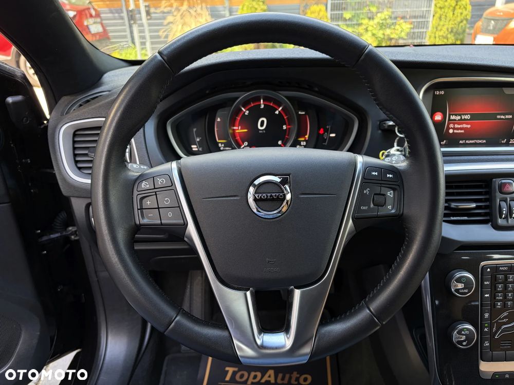 Volvo V40 Cross Country D2 Momentum - 23