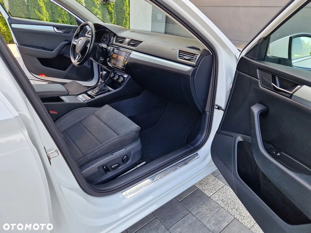 Skoda Superb Combi 2.0 TDI DSG SportLine - 20