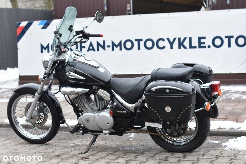 Suzuki Intruder - 18
