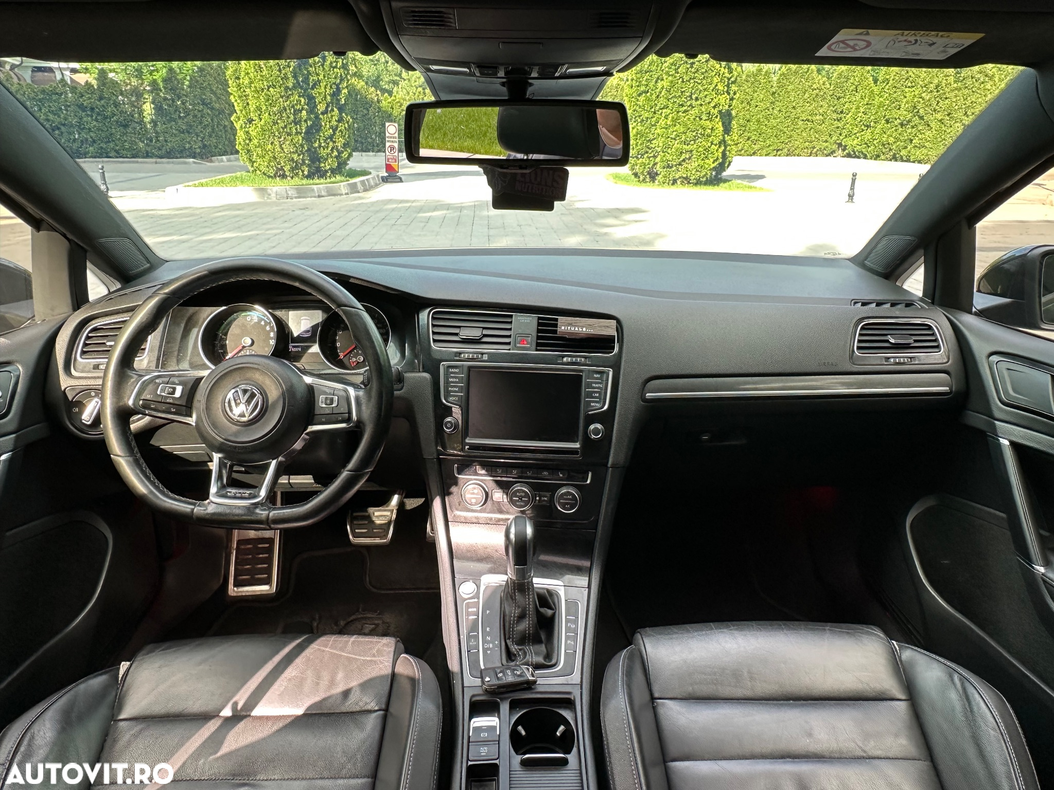 Volkswagen Golf - 9