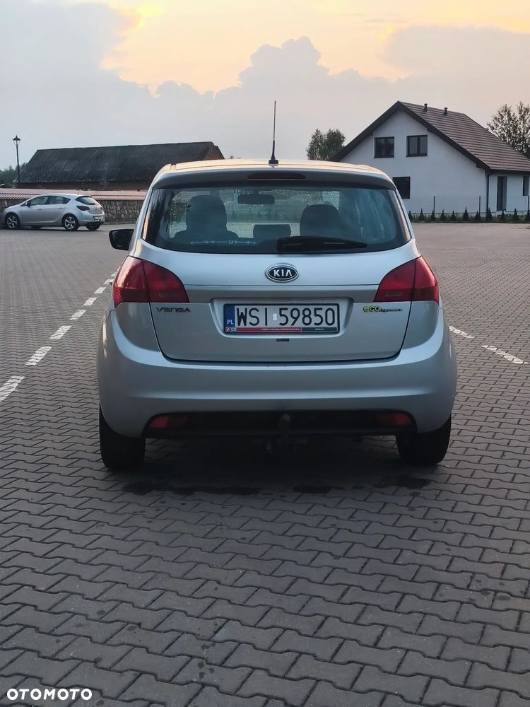 Kia Venga - 9