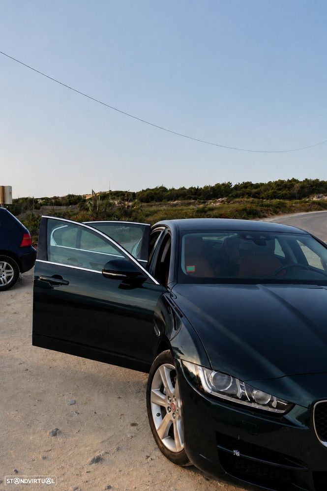 Jaguar XE - 3
