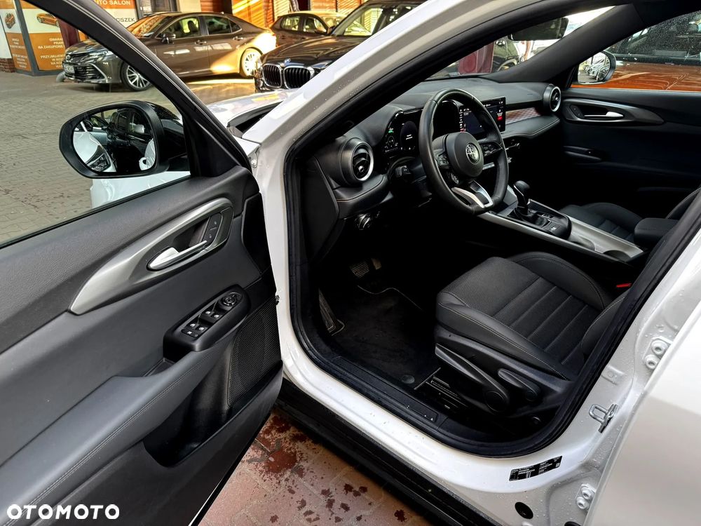 Alfa Romeo Tonale 1.5 T4 GSE mHEV TI DCT - 11