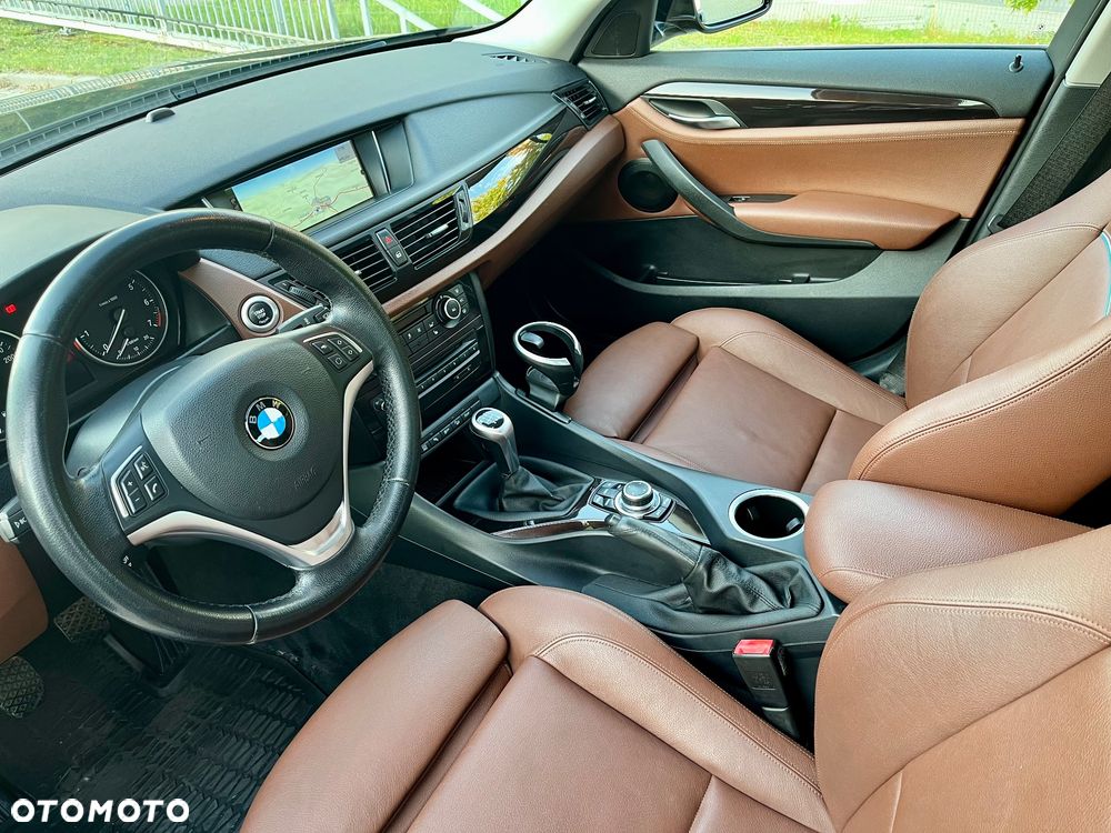 BMW X1 xDrive20i Sport Line - 25