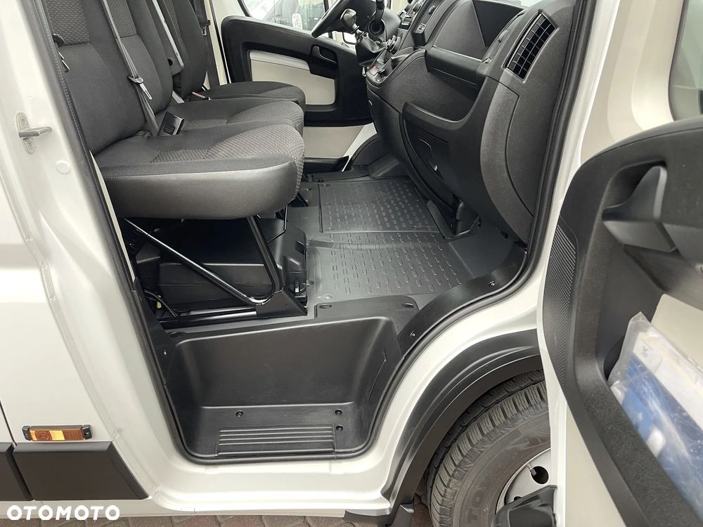 Peugeot Boxer Doka Brygadówka - 23
