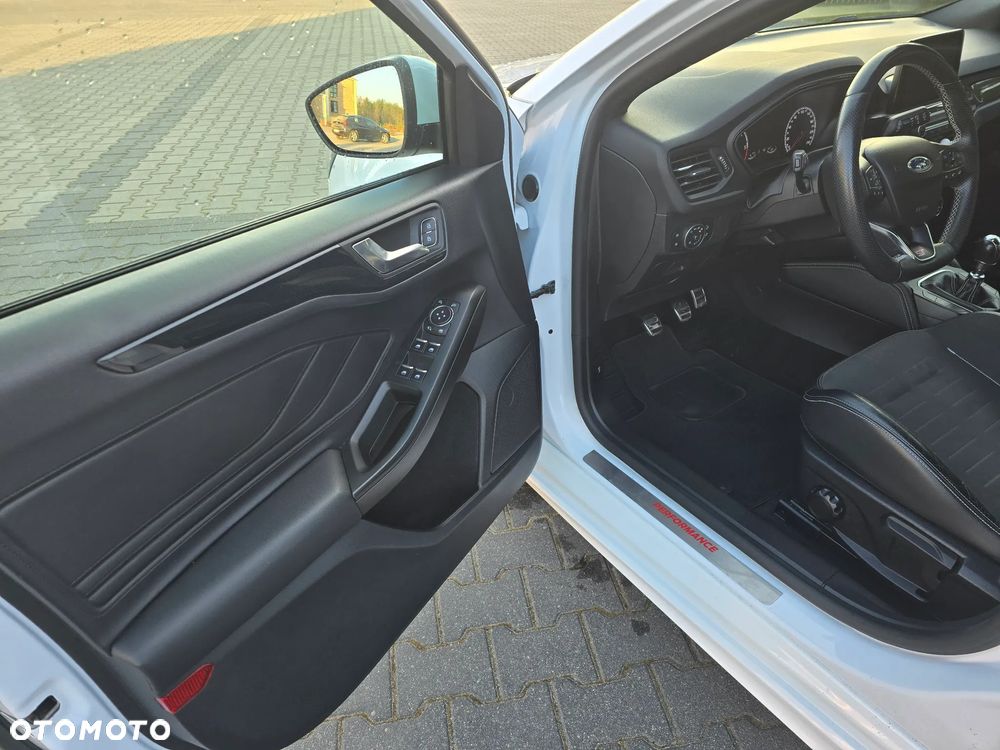 Ford Focus SW 2.0 EcoBlue ST - 16