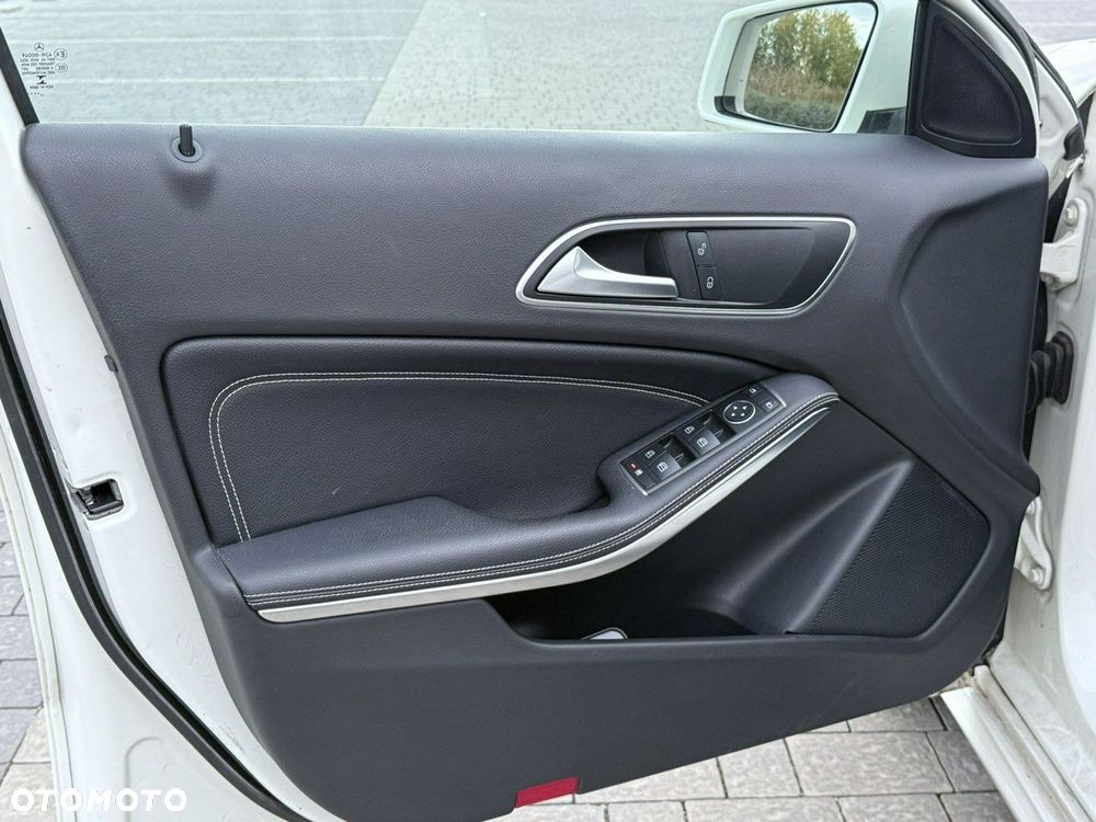 Mercedes-Benz Klasa A 180 (BlueEFFICIENCY) Urban - 11