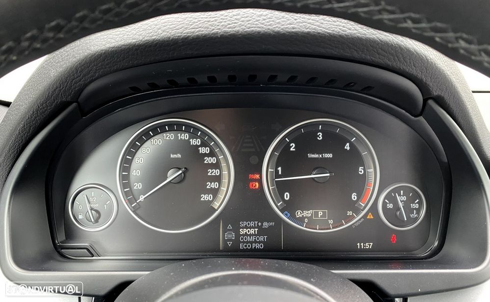 BMW X5 30 d xDrive Pack M - 33