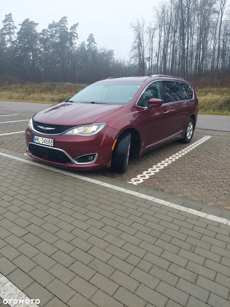 Chrysler Pacifica - 3