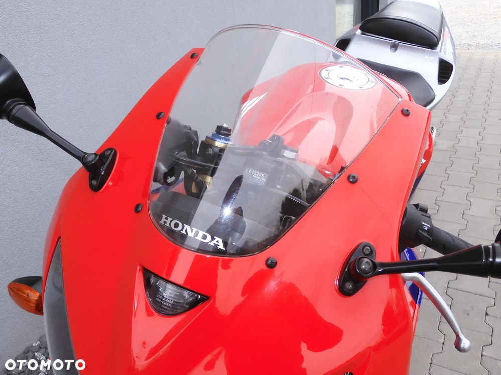 Honda CBR - 23