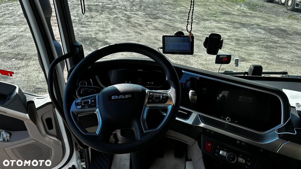 DAF XG - 25