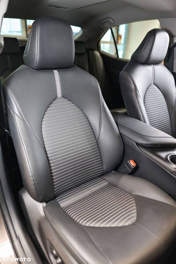 Toyota Camry 2.5 Hybrid Prestige CVT - 16