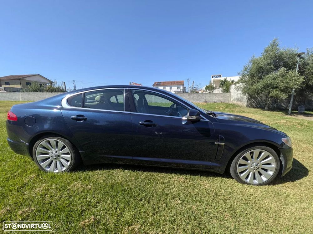Jaguar XF 2.7 D V6 Premium Luxury - 16