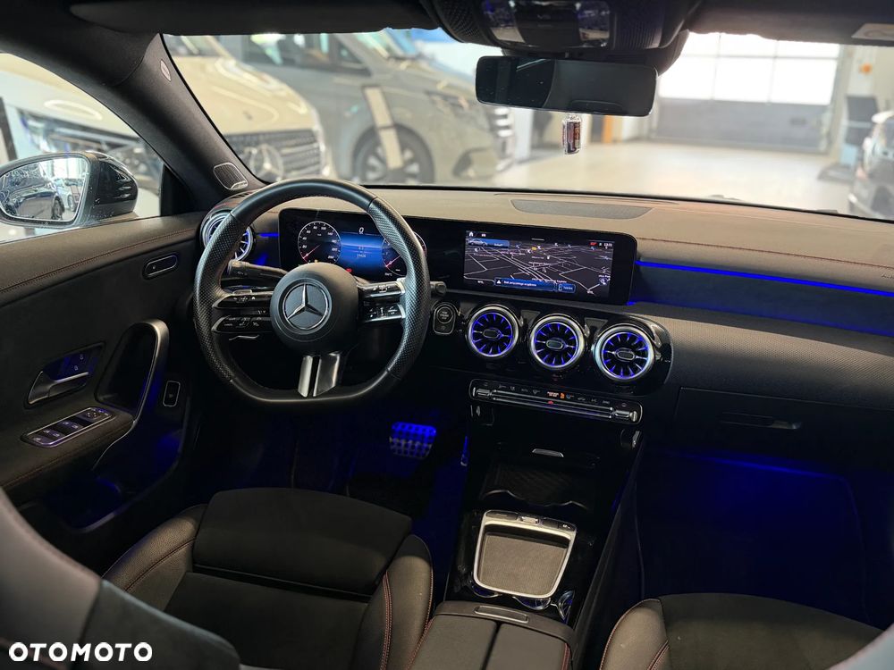 Mercedes-Benz CLA 200 AMG Line 7G-DCT - 4