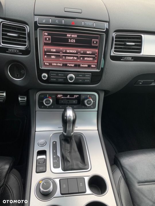 Volkswagen Touareg 3.0 V6 TDI BMT Perfectline R-Style - 13