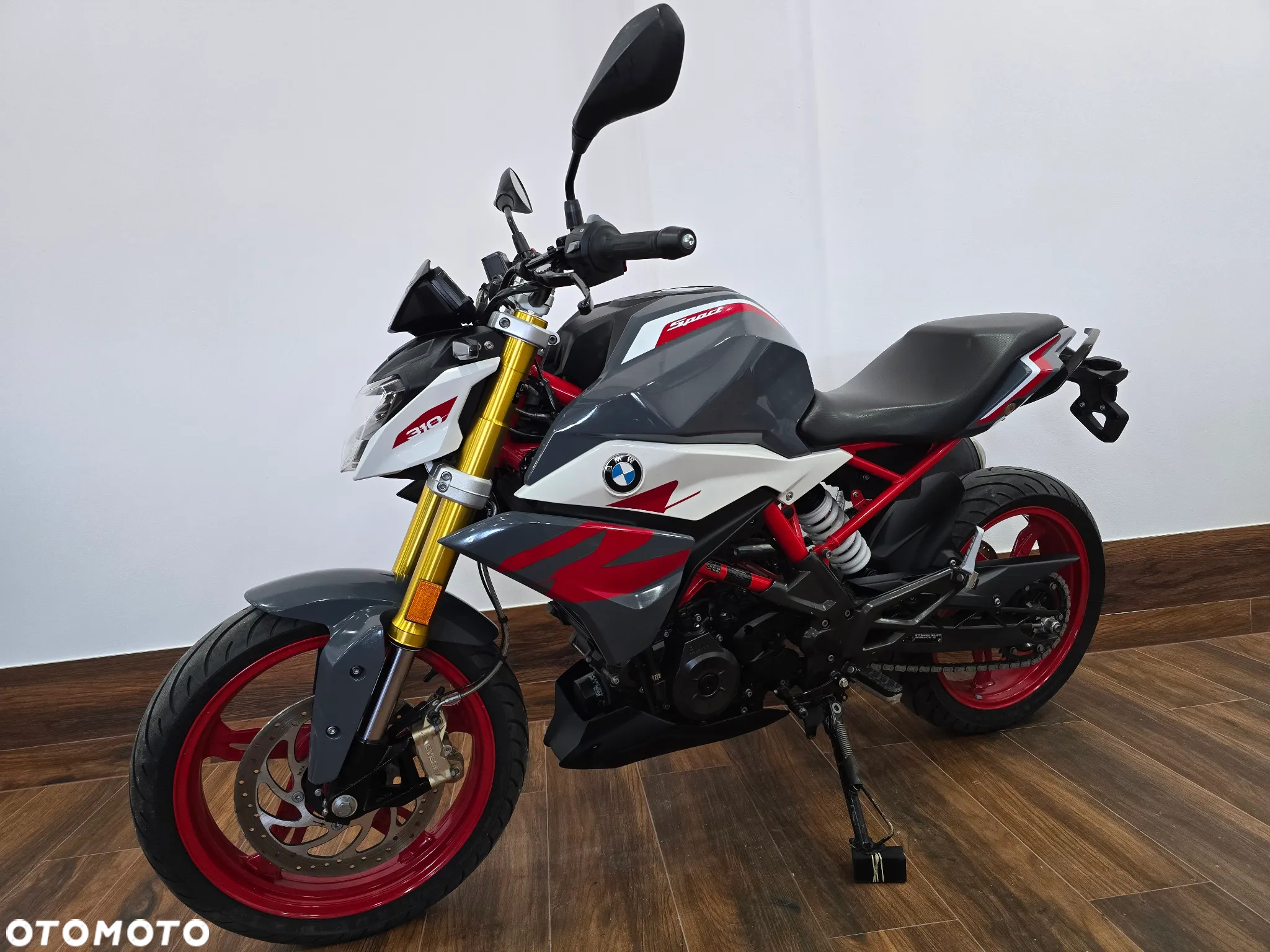 BMW G - 7
