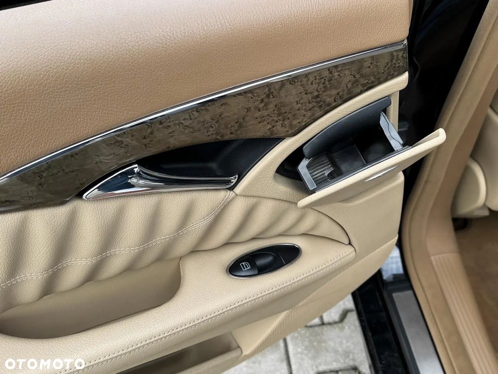 Mercedes-Benz Klasa E 500 4-Matic Avantgarde - 22