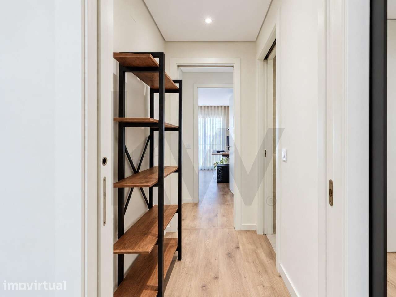 Apartamento T3 Totalmente Mobilado com varanda, arrecadação e parking - Grande imagem: 3/48