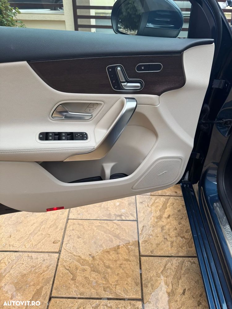 Mercedes-Benz A 220 4MATIC Sedan Aut. - 10