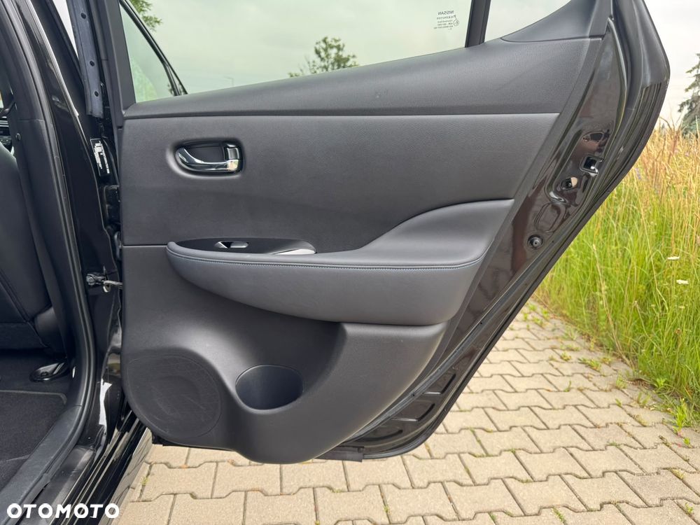 Nissan Leaf 40 kWh Tekna - 17