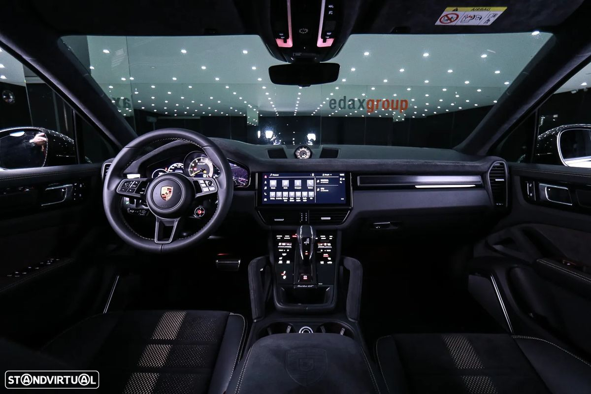 Porsche Cayenne Turbo GT - 7