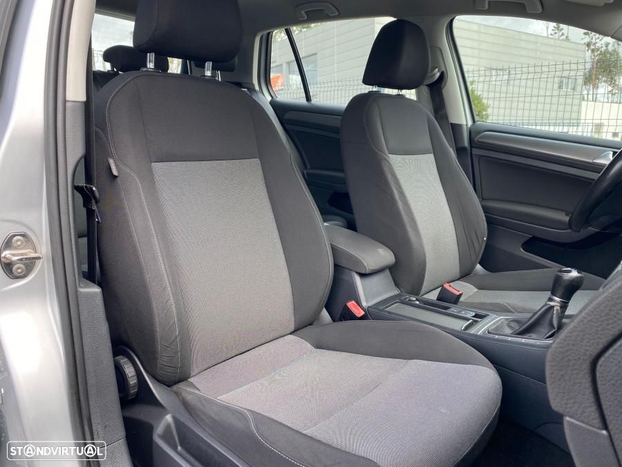 VW Golf 1.6 TDi BlueMotion Confortline - 5