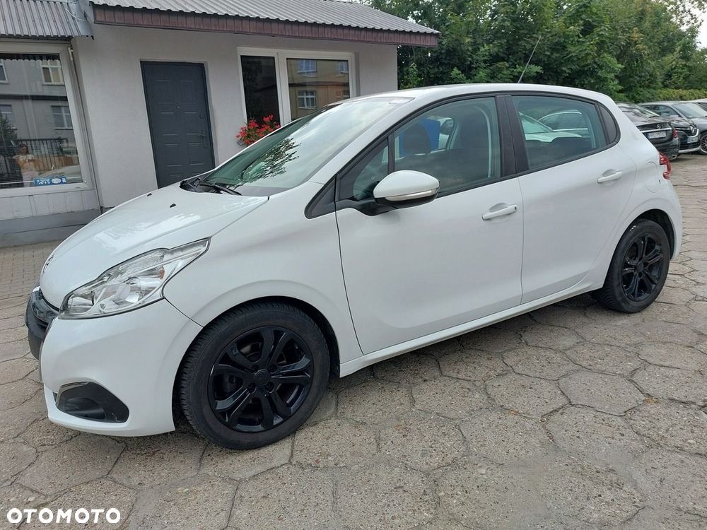 Peugeot 208 - 5