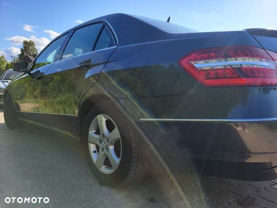 Mercedes-Benz Klasa E 220 CDI DPF BlueEFFICIENCY Automatik Avantgarde - 6