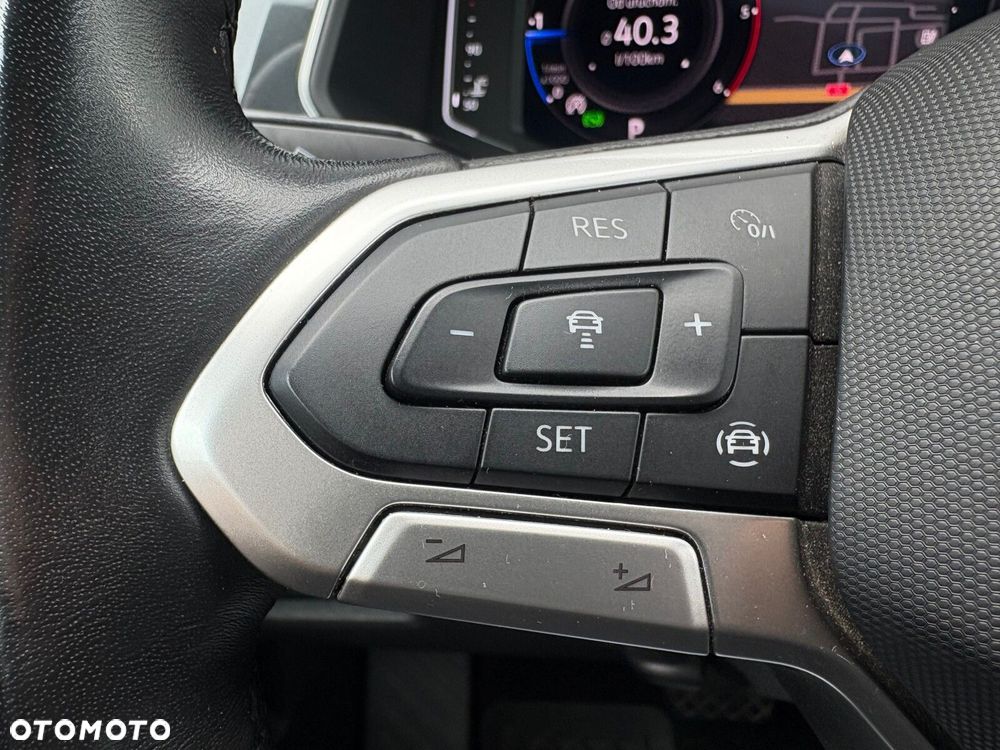 Volkswagen Tiguan 2.0 TDI SCR 4Mot Elegance DSG - 25