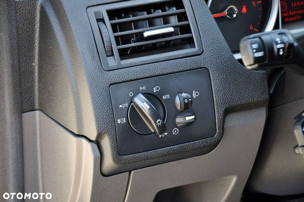 Ford Kuga - 36