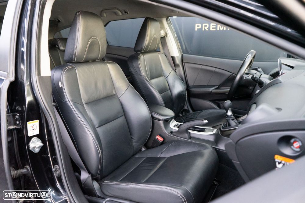 Honda Civic Tourer 1.6 i-DTEC Comfort Navi — fotografia 6