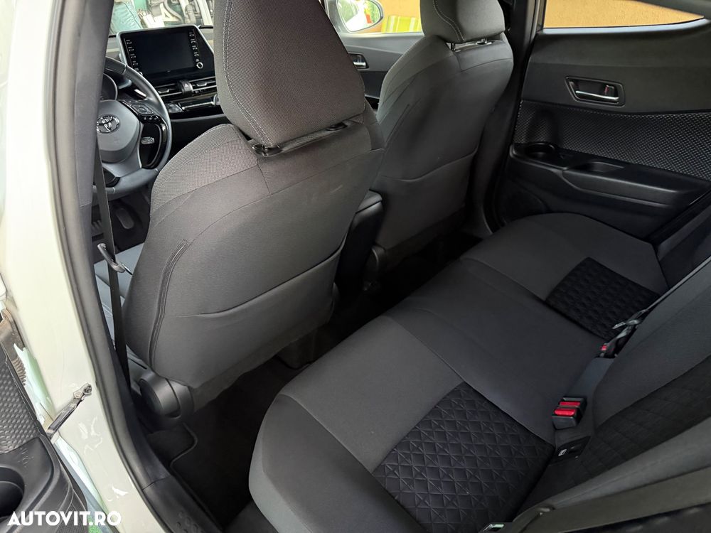 Toyota C-HR 1.8 HSD 122 CP 4x2 CVT Cult - 12