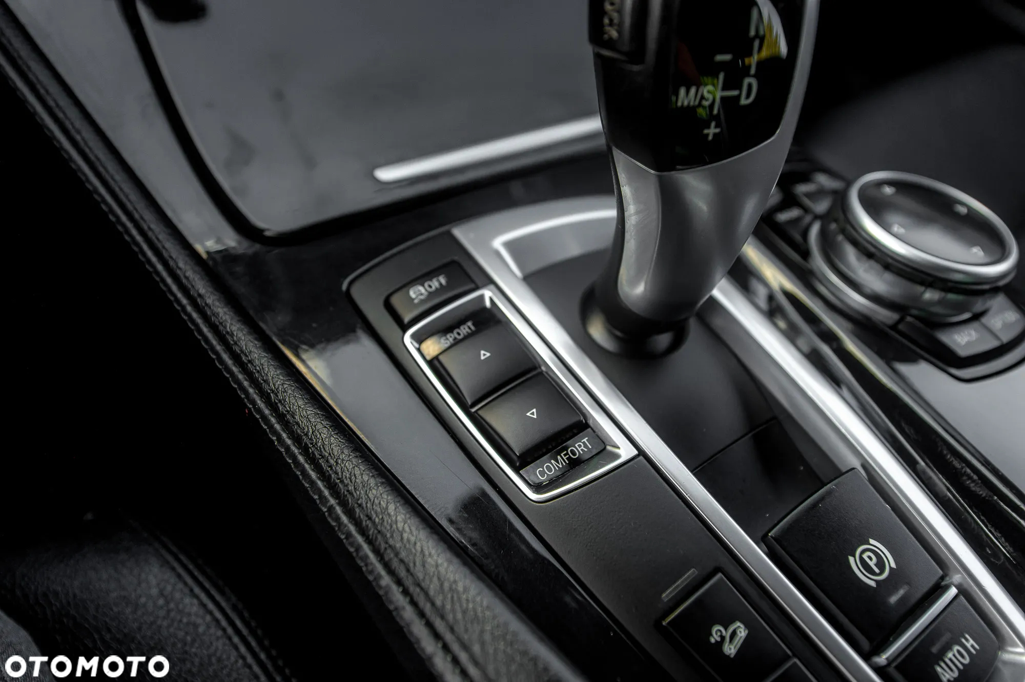 BMW Seria 5 520d xDrive - 29