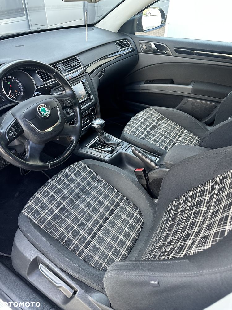 Skoda Superb 2.0 TDI DSG Exclusive - 37